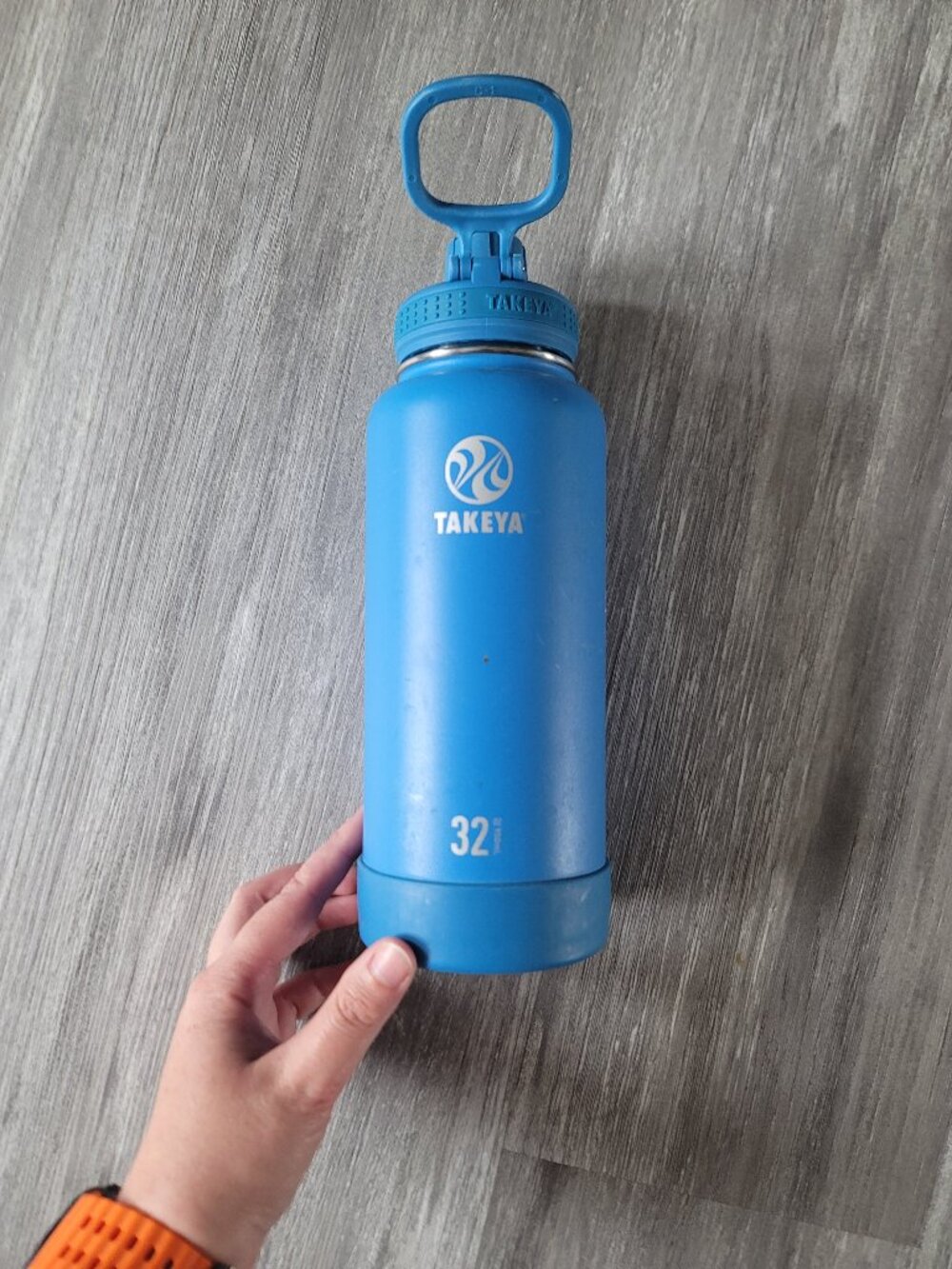 Blue Takeya water bottle - 32oz